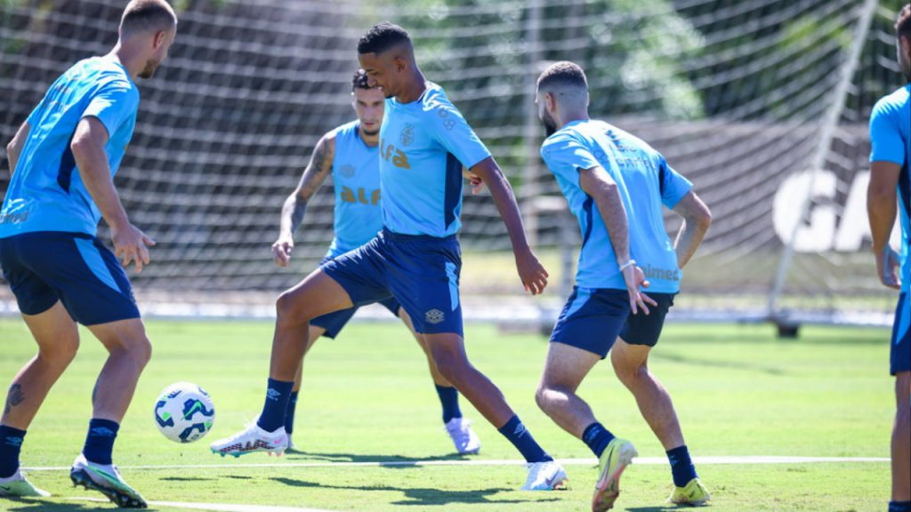 André Henrique treina no Grêmio