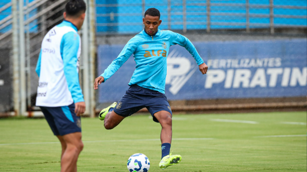 andre henrique treina no Grêmio
