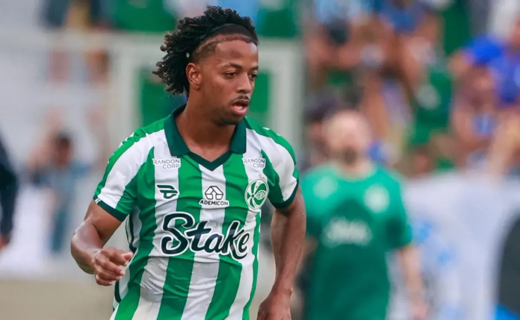 Atacante Enio, alvo do Grêmio